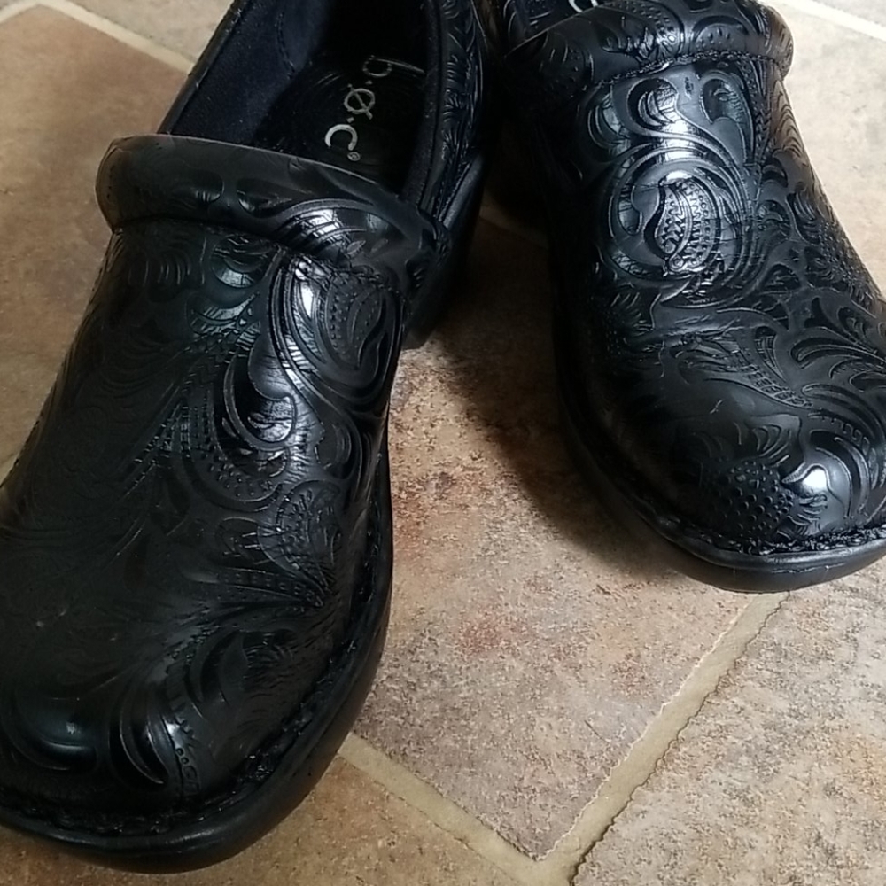 B.O.C Peggy Clogs Black Floral